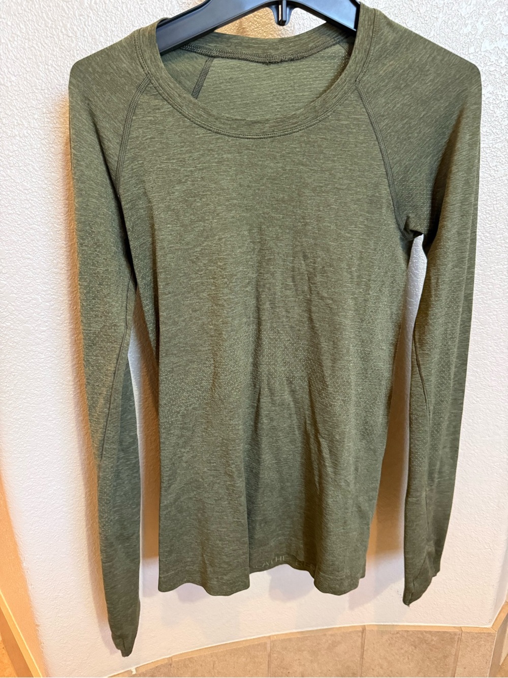 Lululemon athletica Women’s Olive Long Sleeve Crew Neck Top